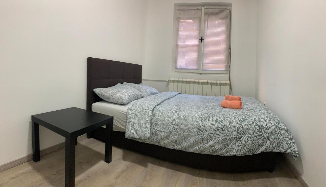 Private Rooms Belgrade Hostel Extérieur photo